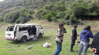 Ayacucho: Cinco muertos y ocho heridos deja el despiste y volcadura de una combi