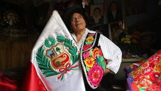 Aníbal Ríos Orihuela: "Cuando confecciono la bandera, me siento más peruano"
