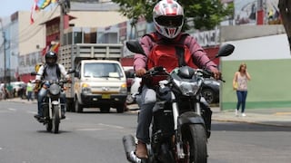 MTC publica proyecto que regula el uso de casco y chaleco para motociclistas