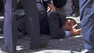 FOTOS: La balacera de un desempleado que quería suicidarse en Italia