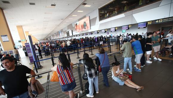 Cancelas vuelos desde anoche en el aeropuerto Jorge Chávez. (Foto: jorge.cerdan/@photo.gec)