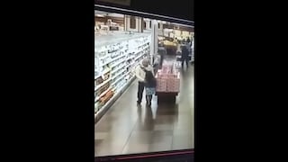 Niña sufre tocamientos indebidos en supermercado y todo es captado en video