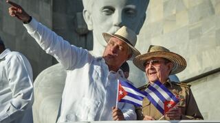 Denuncian ante la CPI a Díaz-Canel y Raúl Castro por "esclavizar" a médicos