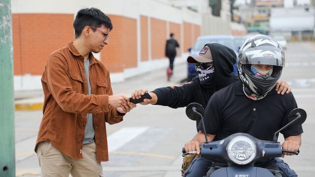Robo de celulares se sancionará hasta con 30 años de cárcel en Perú 