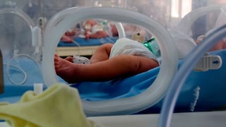 Eliska, la bebé que nació tras pasar cuatro meses en el vientre de su madre muerta