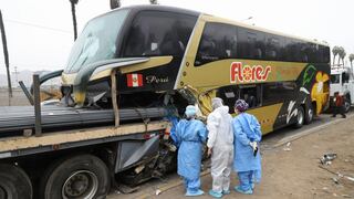 Un muerto y 20 heridos tras choque de bus interprovincial con un tráiler en Surco [VIDEO]