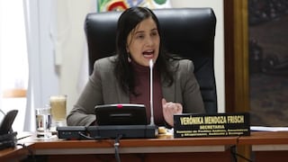 Verónika Mendoza: “Tengo pasaporte francés no para hacer negocios o postular al Senado de otro país”