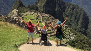 Hombre cargó por horas a su amigo con discapacidad para que cumpla su sueño de conocer Machu Picchu
