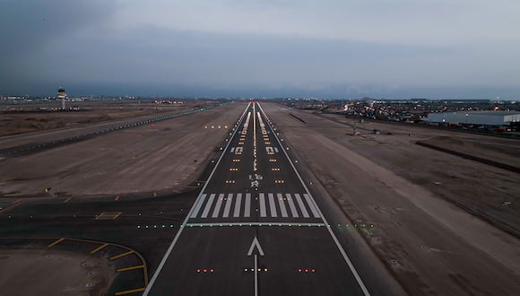 Segunda pista del aeropuerto internacional Jorge Chávez.