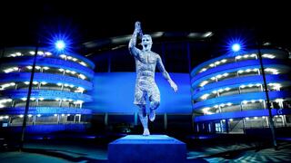 Homenaje al goleador: Manchester City desveló impresionante estatua con la figura del ‘Kun’ Agüero [VIDEO]