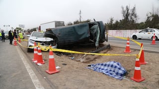 Miniván con 27 papeletas ocasiona accidente: dos muertos y 10 heridos