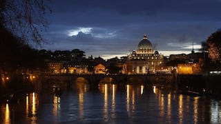 Tarcisio Bertone entregó a cardenales un informe sobre finanzas del Vaticano