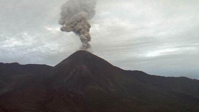 Volcán Reventador de Ecuador emitió columnas de gas de más de 500 metros