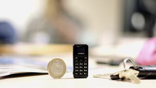 Así es el teléfono móvil más pequeño del mundo [FOTOS]