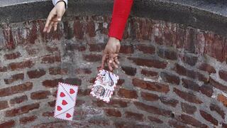 Devotos de Santa Rosa de Lima asisten al Pozo de los Deseos para dejar sus cartas [VIDEO]