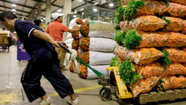 Ministro de Agricultura asegura que no hay desabastecimiento de alimentos tras los huaicos