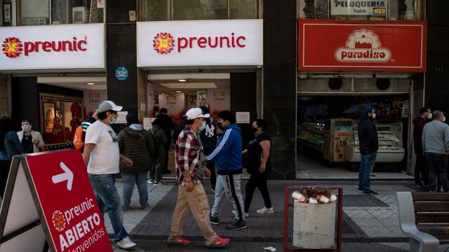 La economía chilena se hunde un 10.7% en julio por la pandemia del coronavirus
