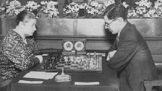 Conoce a la ajedrecista que desafió a los hombres y conquistó siete campeonatos