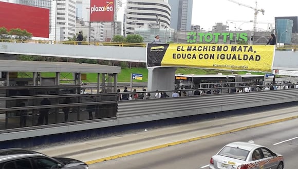 Banderolazo a favor del enfoque de género en puentes de Lima (Foto: Movimiento ciudadano por la igualdad de género)