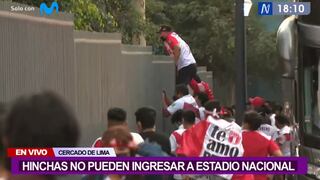 Perú vs. Paraguay: hinchas intentan trepar rejas del Estadio Nacional tras cierre de puertas