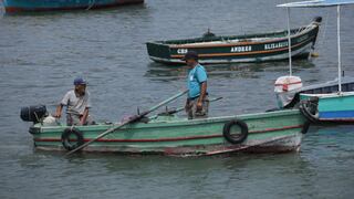 Los más afectados: Oleaje anómalo perjudica a pescadores de Chorrillos y del norte chico 