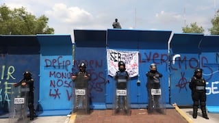 México: cerco policial inhibe derribo de estatua de Cristóbal Colón [FOTOS]