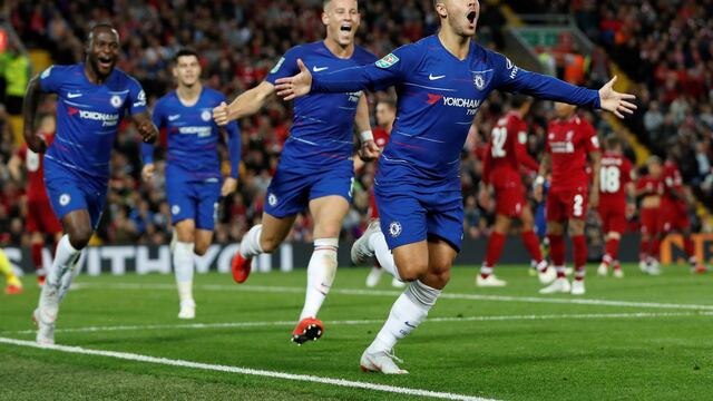 Hazard clasifica al Chelsea en la Copa de la Liga tras vencer 2-1 al Liverpool