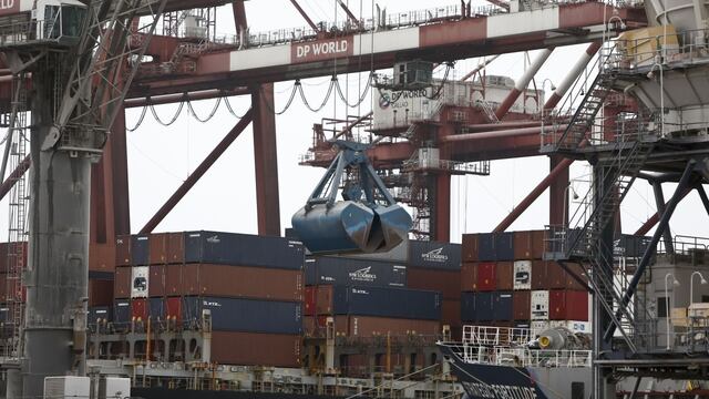 Exportaciones registran cifras en azul en octubre tras nueve meses de caída