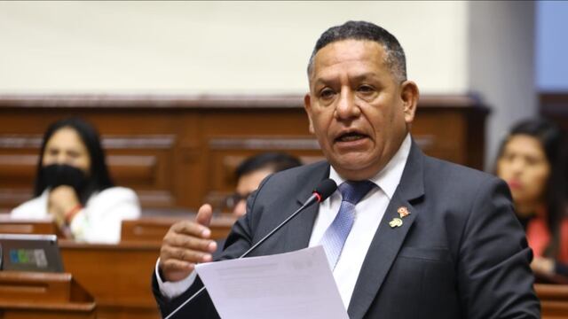 Esdras Medina sobre su regreso a Renovación Popular: “Estaría jalando a otros tres congresistas”