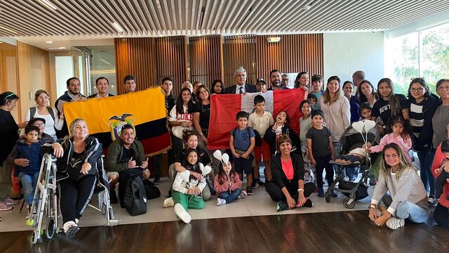 Grupo de 18 peruanos evacuados de Israel arriba a Lima