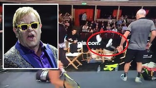 Elton John: Su caída de una silla se volvió viral en Internet