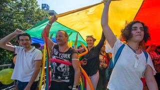 Uruguay avanza en derechos para LGBT tras cinco años del matrimonio igualitario