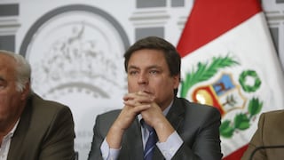Edmundo del Águila dijo que era "obvia" salida de ministros Bruce y Trujillo