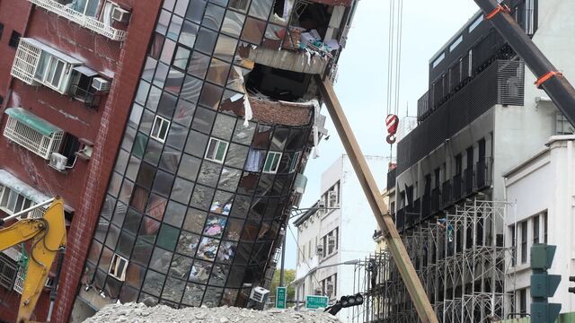 Taiwán busca a 16 desaparecidos tras terremoto de magnitud 7.4