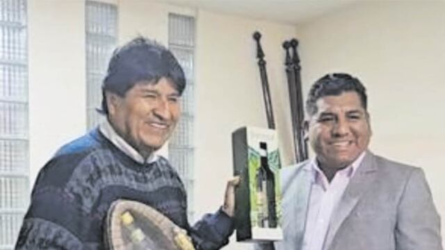 Alcalde se disculpa por condecorar a Evo Morales