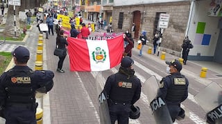 Tacna: A cacerolazos trabajadores de galerías y tiendas exigen reiniciar sus labores