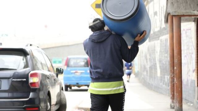 Corte de agua en Lima: Aumenta la demanda y el precio de recipientes por interrupción del servicio