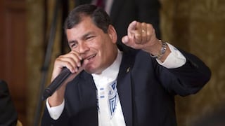 Rafael Correa llama a invertir en Ecuador pero defiende expropiaciones