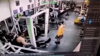 Mujer murió al intentar levantar una barra de 180 kilos en un gimnasio en México [VÍDEO]