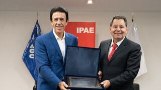 Carlos Añaños Jerí recibe reconocimiento como Empresario 2023