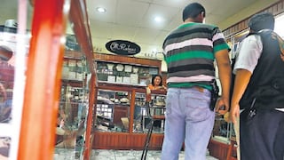 Delincuentes armados asaltan una joyería en Miraflores