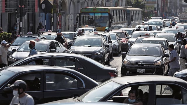 Regreso a clases elevó en 30% la demanda de taxis por aplicativo en Lima Metropolitana