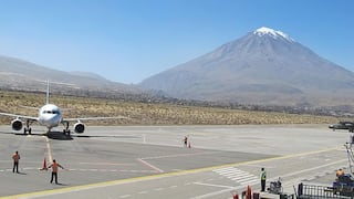 Suspenden vuelos a Arequipa por violenta toma del aeropuerto