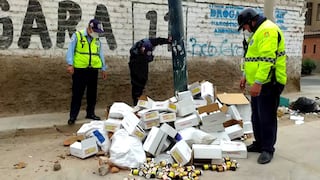 Surco: Reportan hallazgo de más de 1400 envases de suplementos vencidos tirados en la calle