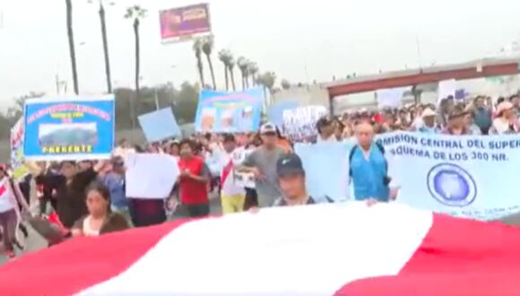 Manifestantes marchan desde Lima Sur hacia el Centro de Lima. (Foto: captura TV)