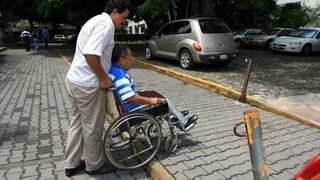 Trabajadores con familiares mayores con discapacidad podrán pedir licencia para atención médica