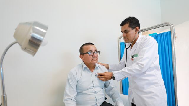 Ipsos: Para el 50 % de peruanos la falta de personal es el mayor problema del sistema sanitario