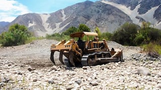 Áncash: Aumento de caudal del río Aynin socava vía Nacional y restringen el tránsito en Huasta