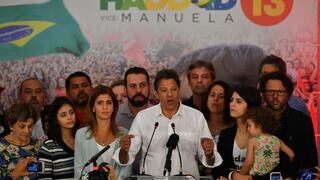 Haddad pide respeto por sus "45 millones" de votantes en Brasil