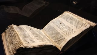 Subastarán la biblia hebrea más antigua del mundo que data del siglo X d.C
